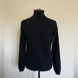 Neiman Marcus 100% Cashmere Turtleneck Sweater